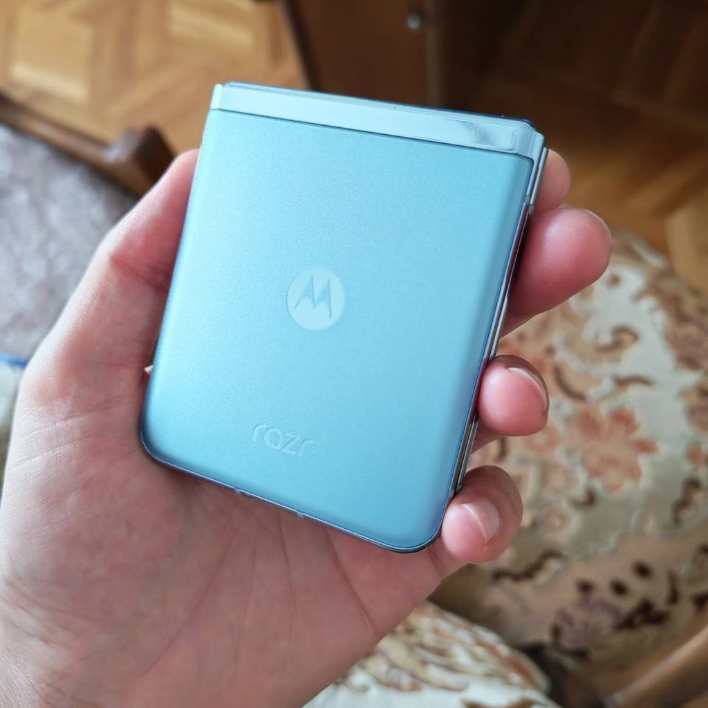 Motorola RAZR Plus 2023