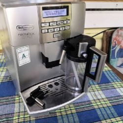 Кофемашина Delonghi ESAM 4200.S - фото 4