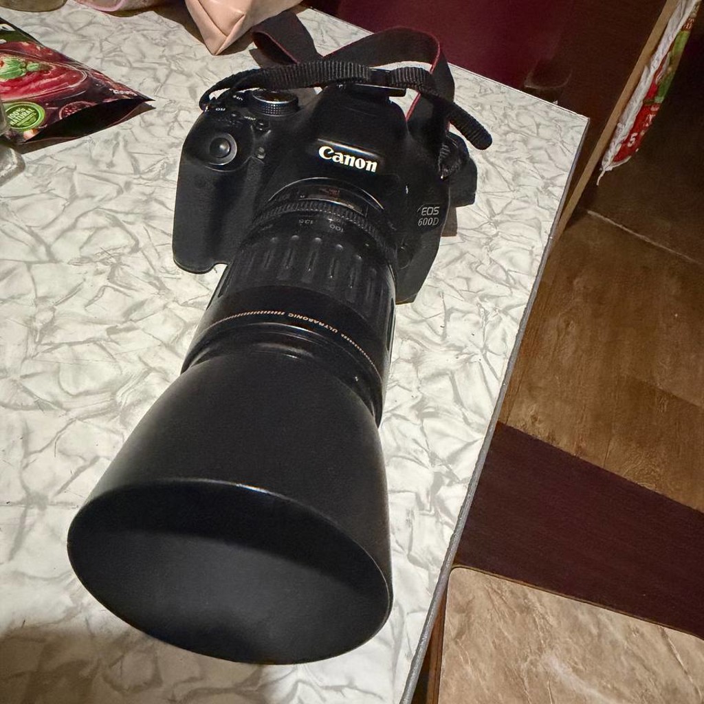 Фотоаппарат Canon EOS 600D
