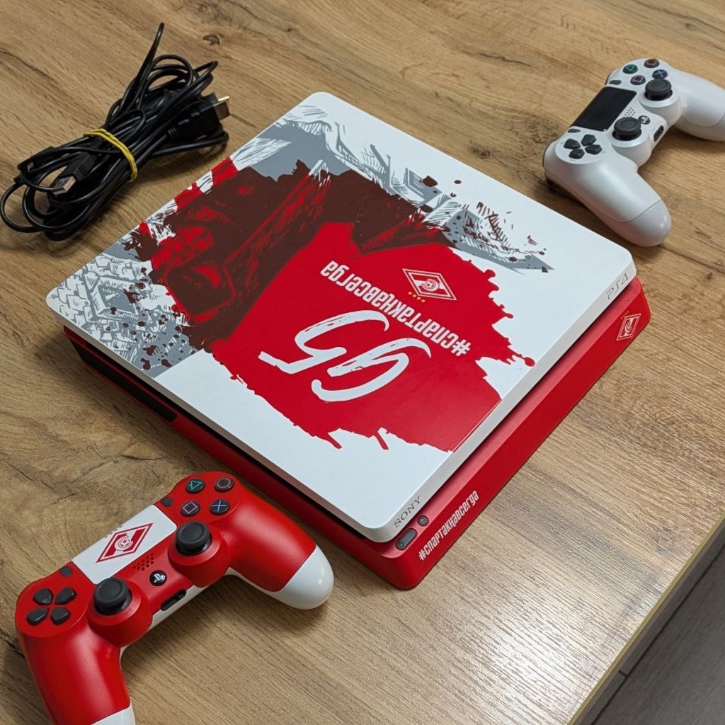 PS4 slim Spartak edition