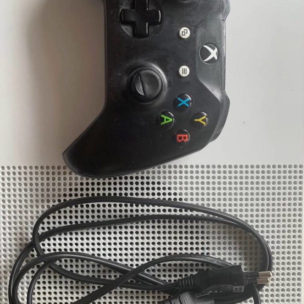 Xbox One S 500 ГБ
