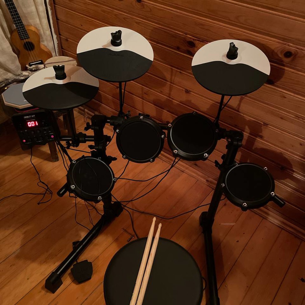 Электронная барабанная установка Alesis Debut Kit