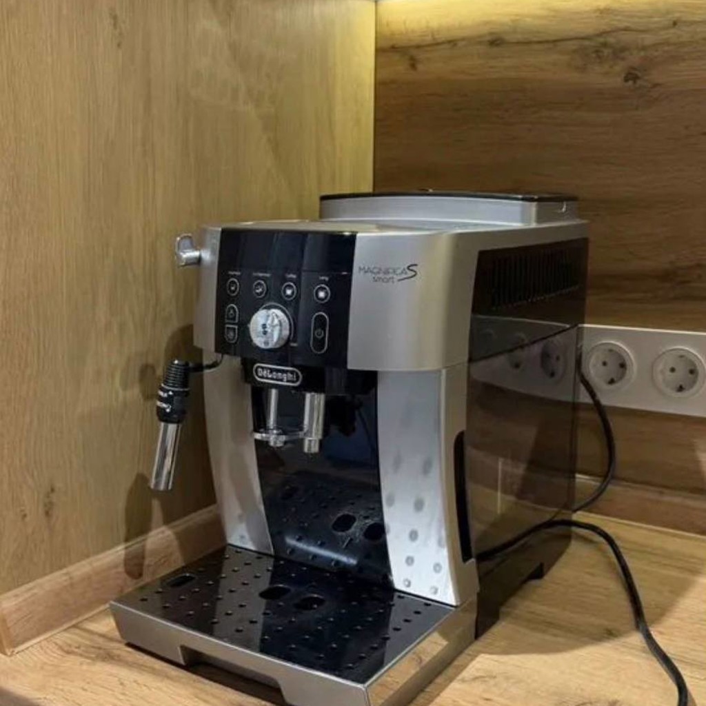 Кофемашина DeLonghi Magnifica Smart