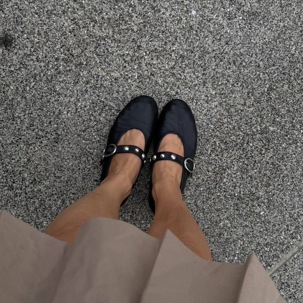 Балетки Zara с заклепками
