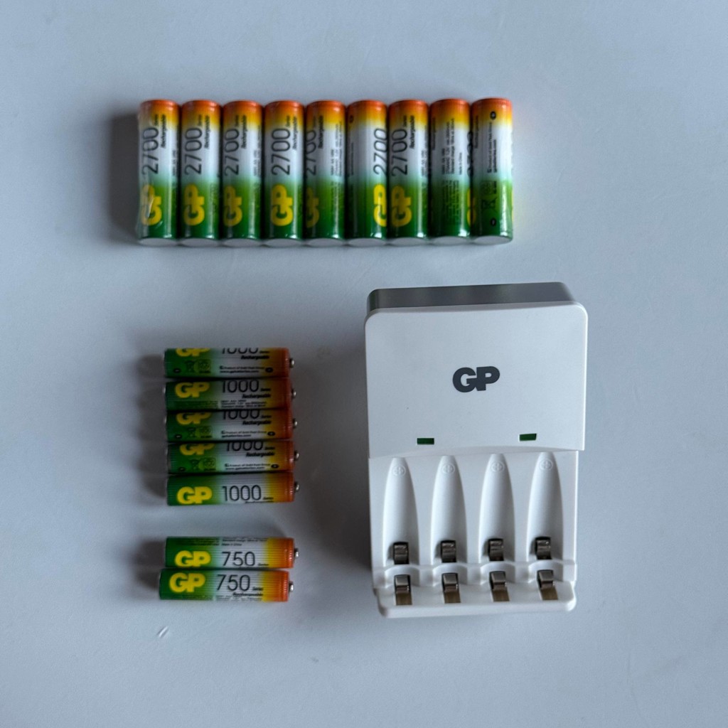 Зарядное устройство GP + аккумуляторы NiMH