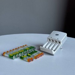 Зарядное устройство GP + аккумуляторы NiMH - фото 2
