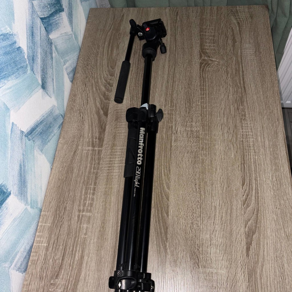 Штатив Manfrotto 290 Light