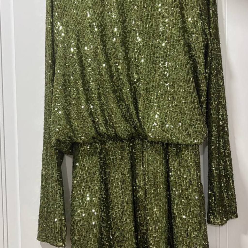 Платье с пайетками