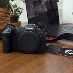Фотоаппарат Canon EOS R8 Body - фото 2