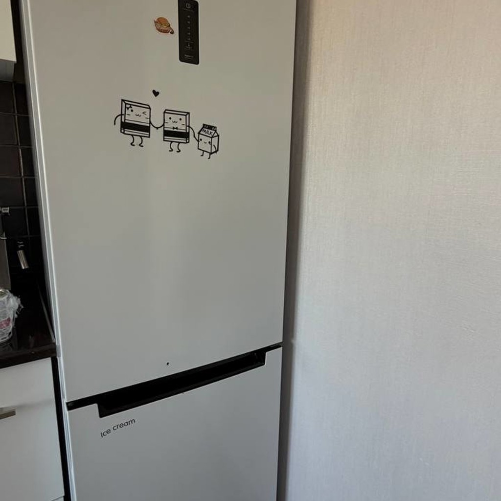 Холодильник Indesit DF 5180
