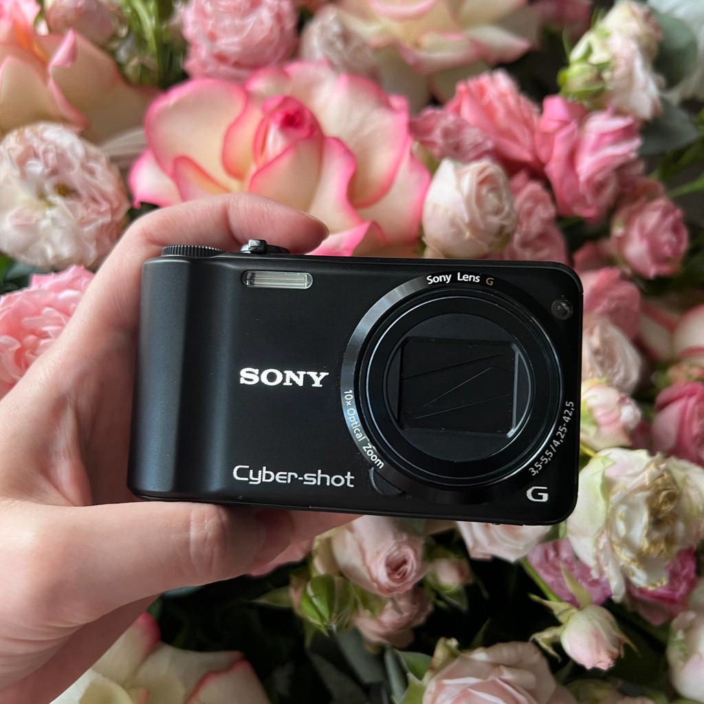 Цифровой фотоаппарат Sony DCS HX5
