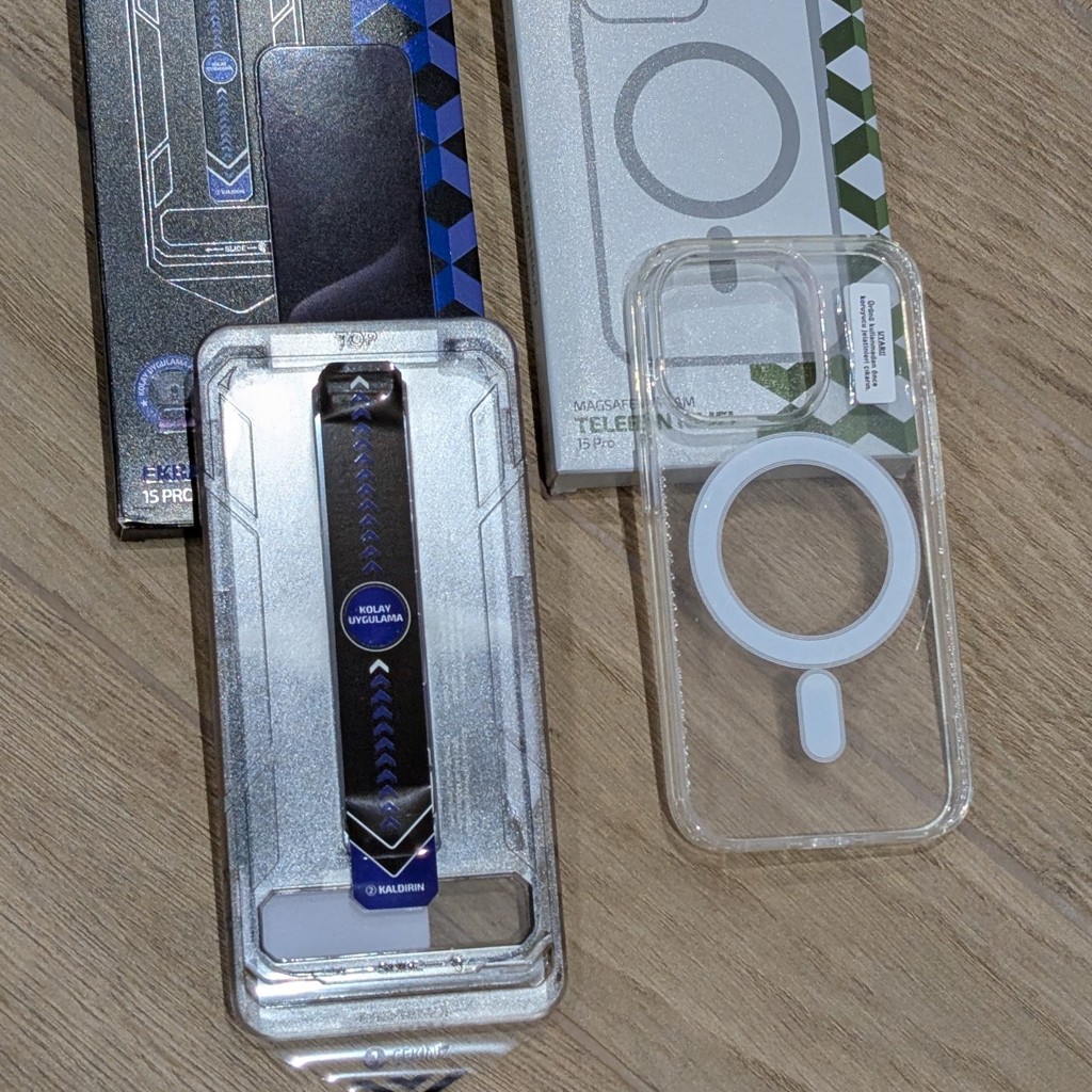 Защитное стекло Polosmart для iPhone 15 Pro