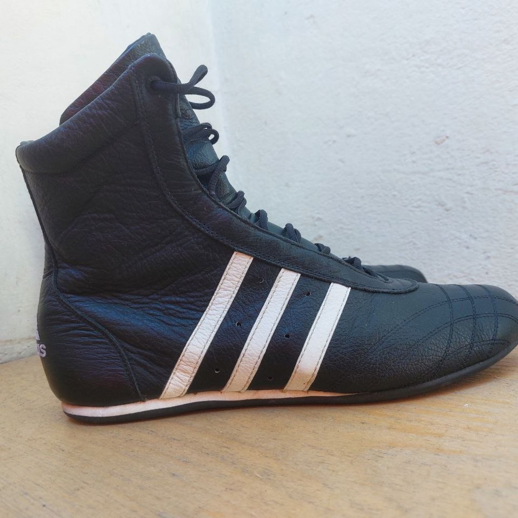Кроссовки Adidas