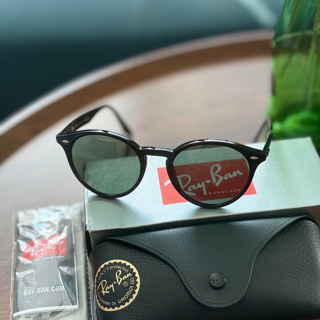 Солнцезащитные очки Rayban RB2180