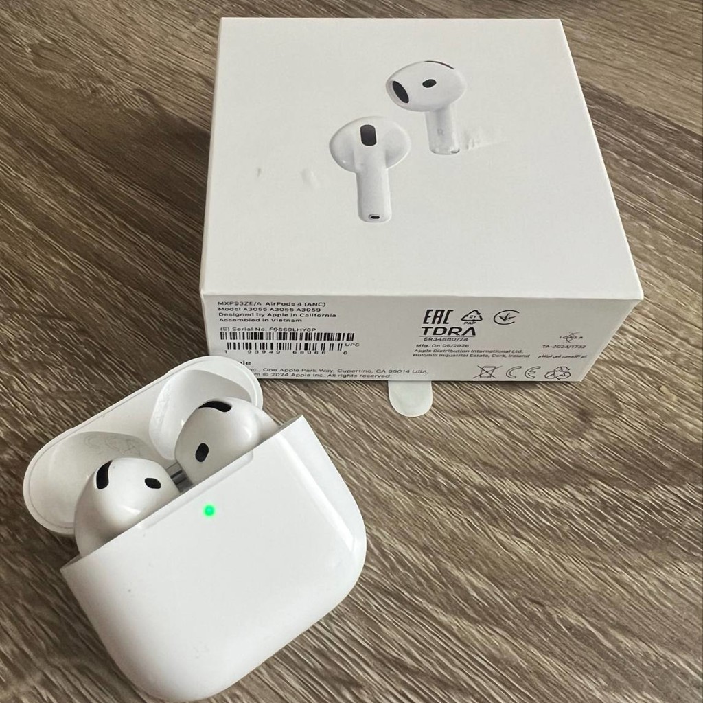AirPods 4