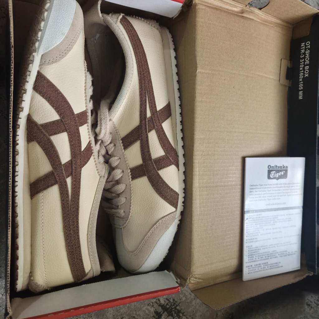 ONITSUKA TIGER