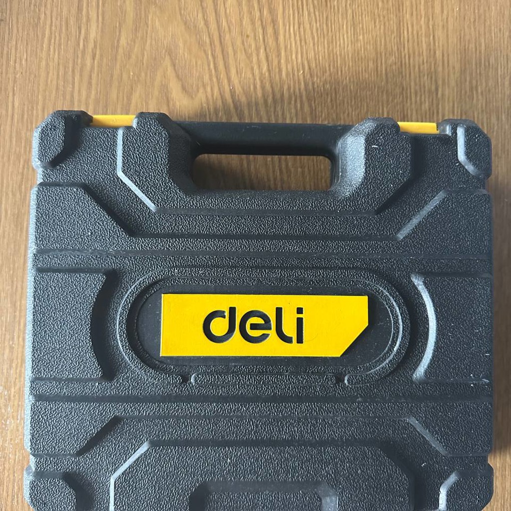 Шуруповёрт Deli