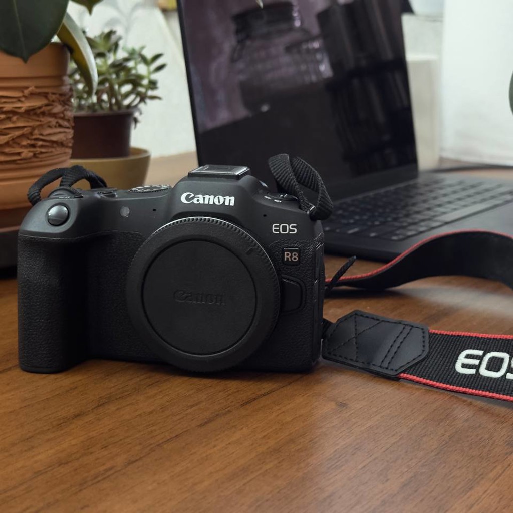 Canon EOS R8 Body