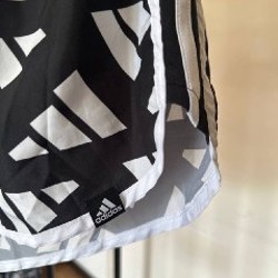 Женские беговые шорты Adidas Celeb M20 - фото 3
