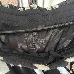 Женские беговые шорты Adidas Celeb M20 - фото 4