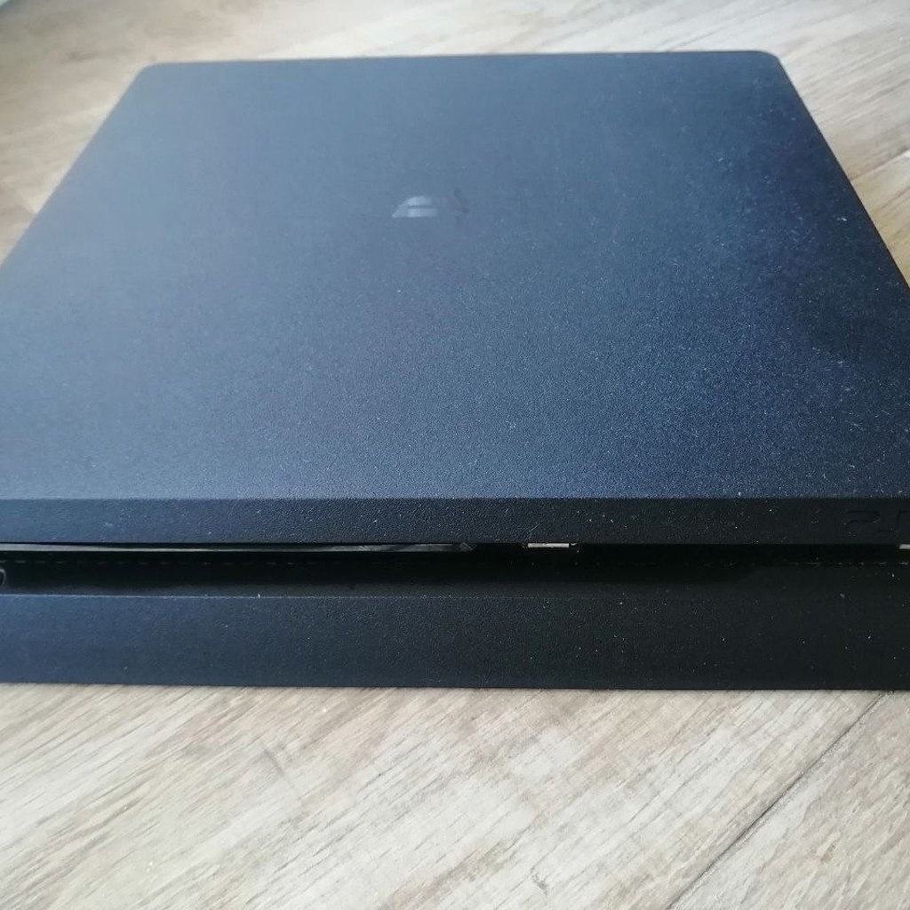PlayStation 4 Slim 1 Tb