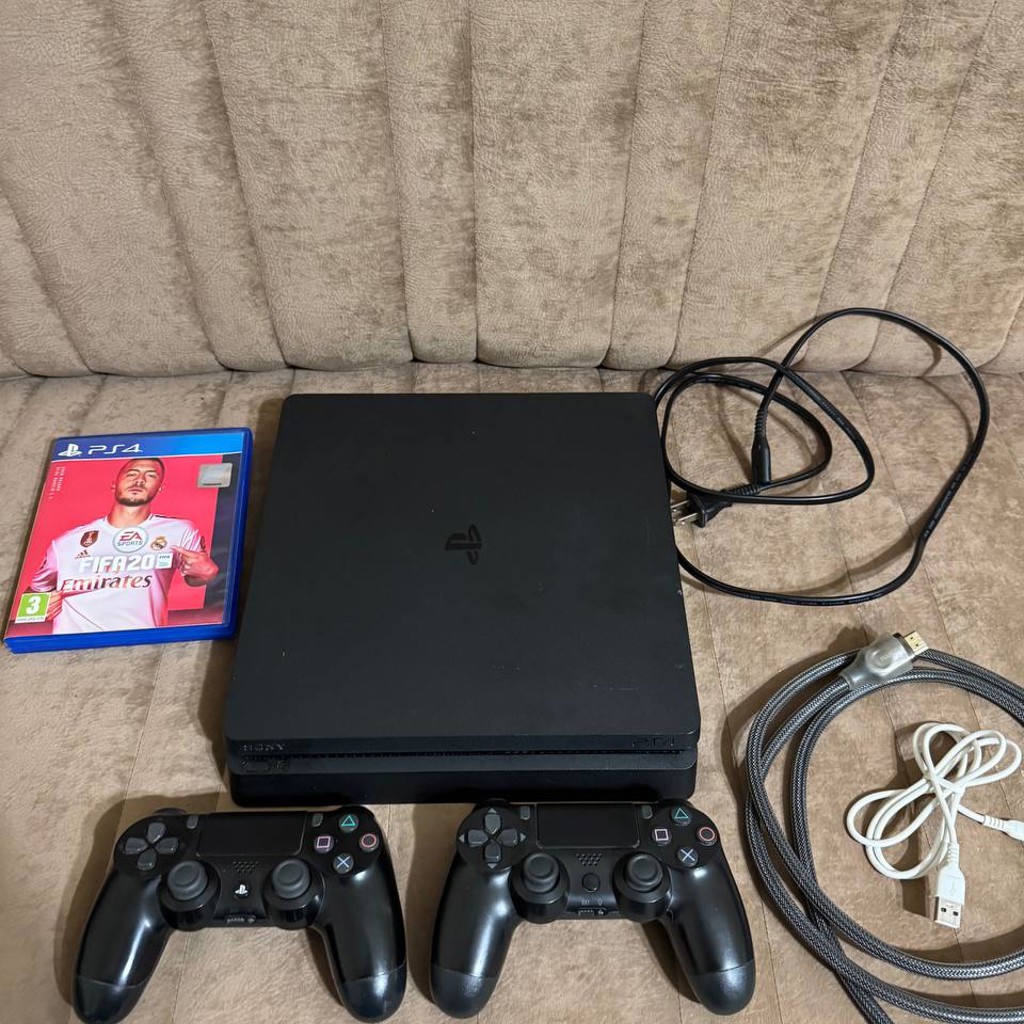 PlayStation 4 Slim