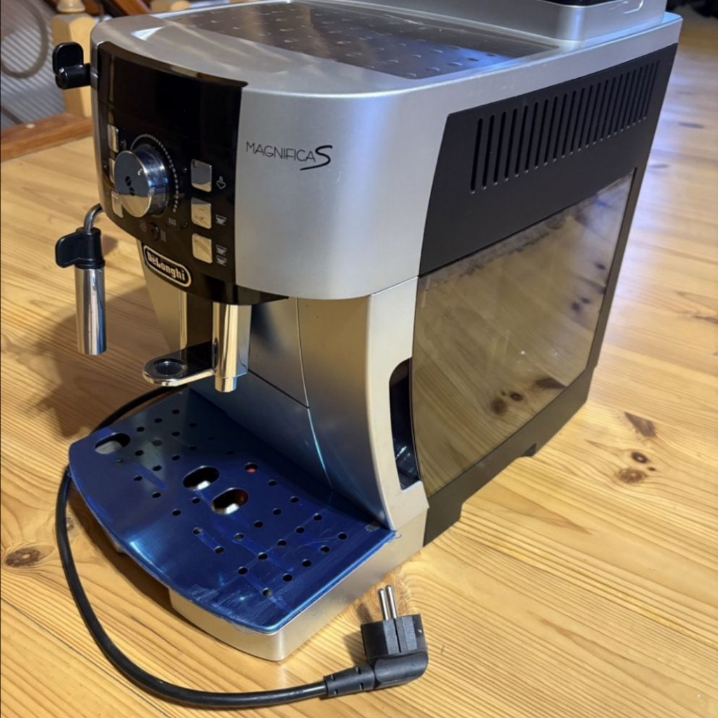 Кофемашина Delonghi