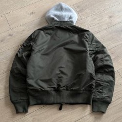 Бомбер Alpha Industries MA-1 Detachable hood - фото 4
