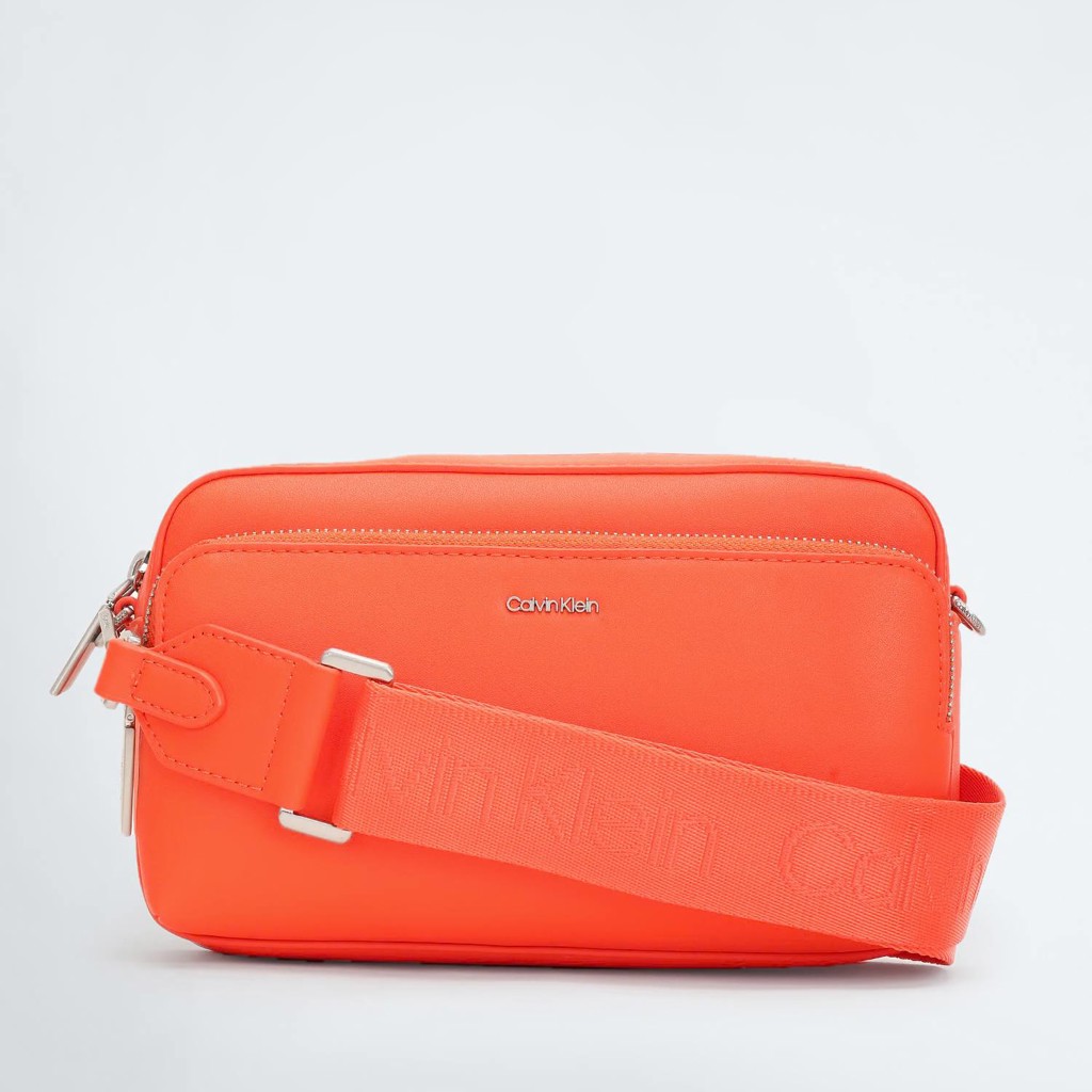 Сумка-кроссбоди Calvin Klein Must Camera Bag