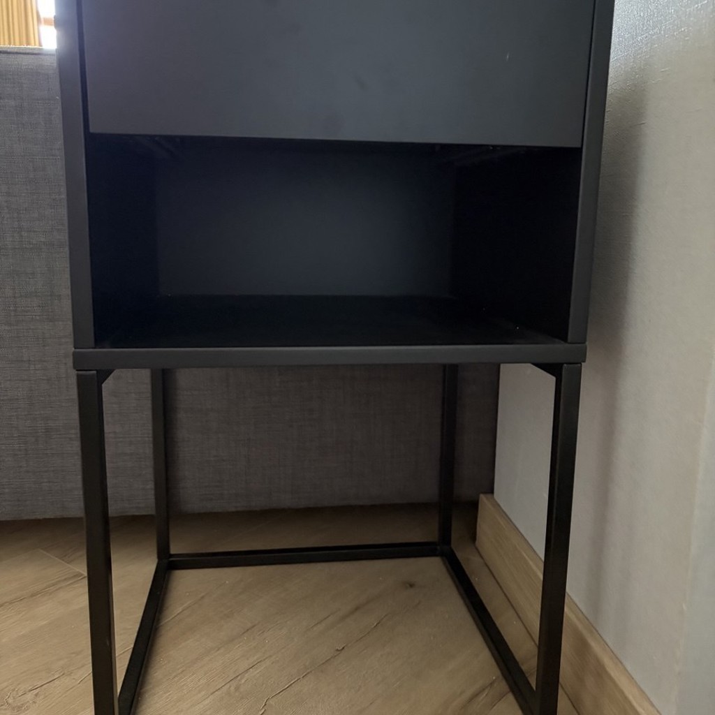 Прикроватная тумбочка IKEA VIKHAMMER