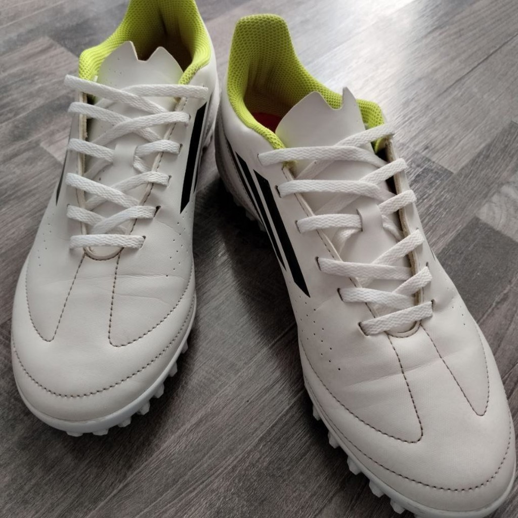 Футбольные бутсы Adidas Deportivo III TF