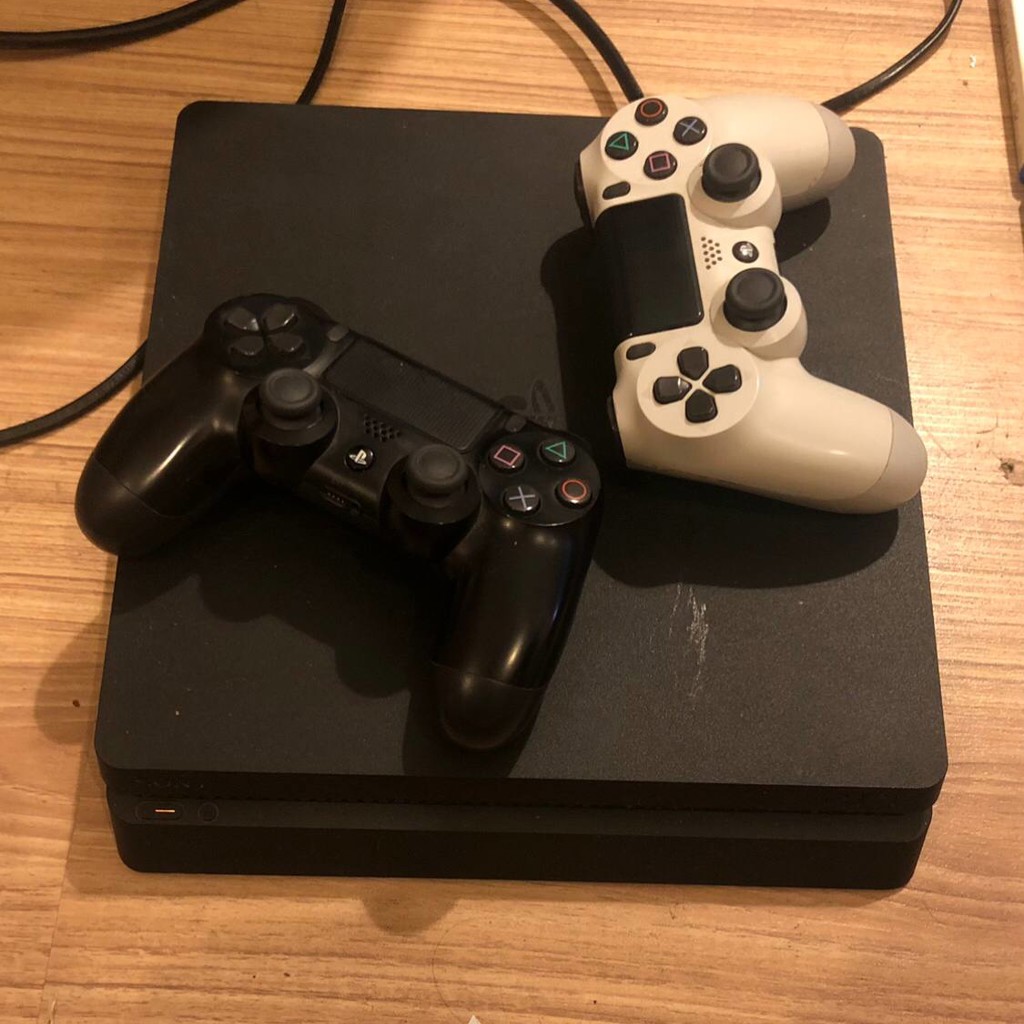 PlayStation 4 slim 500 gb