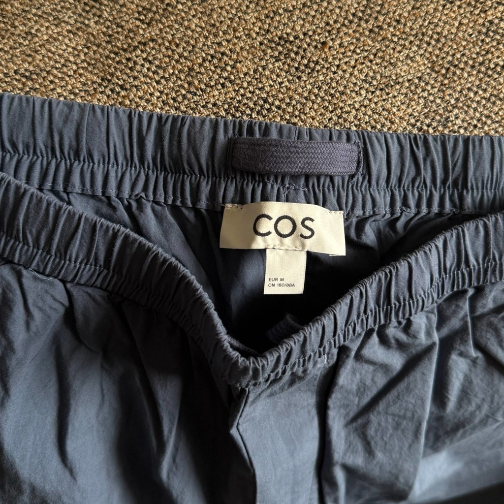 Легкие мужские брюки COS