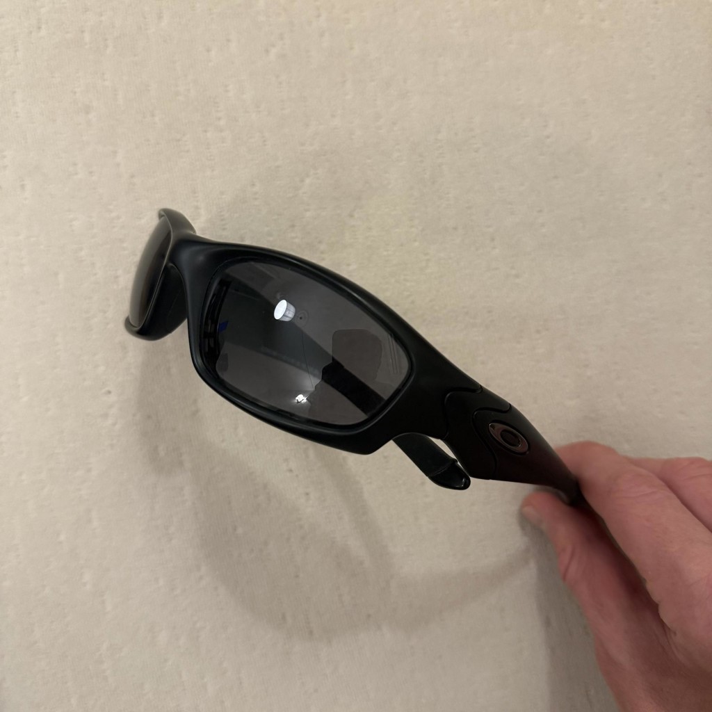 Oakley Straight Jacket