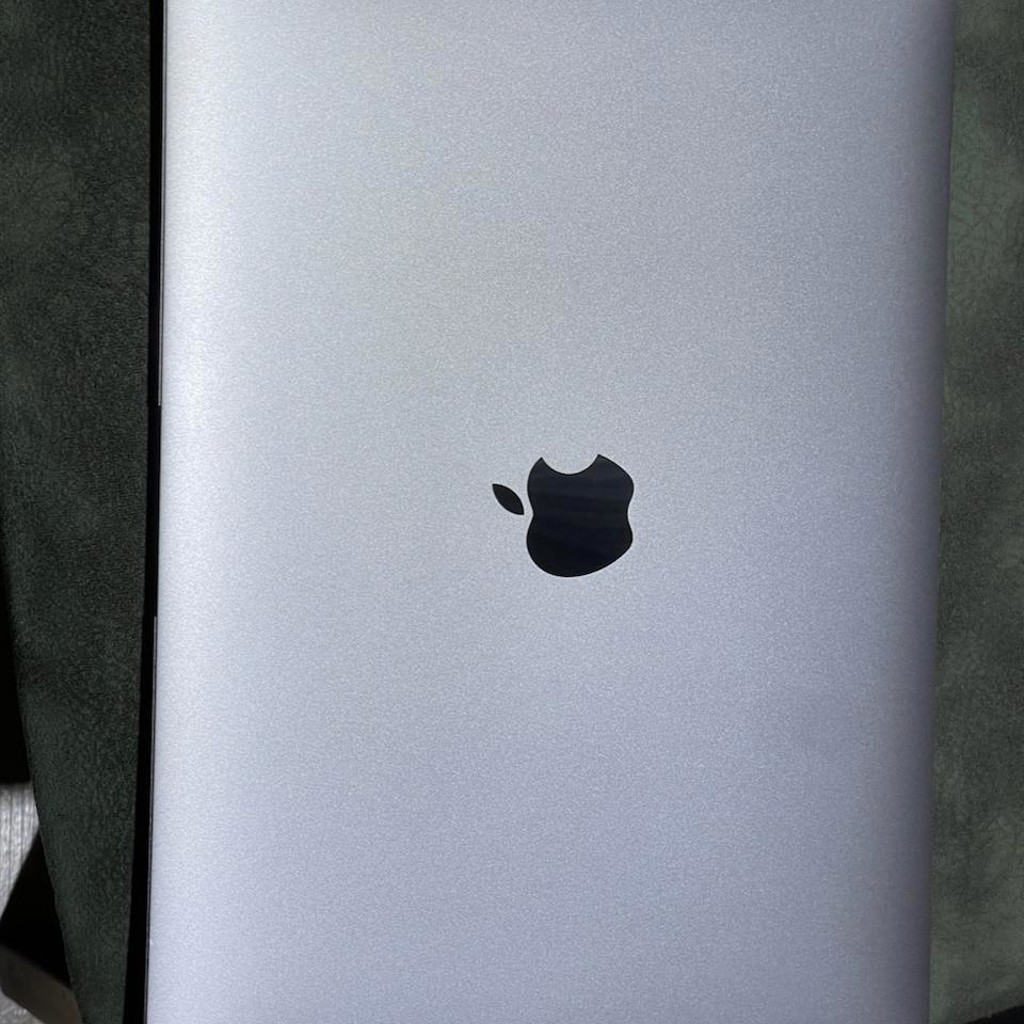 Ноутбук Apple