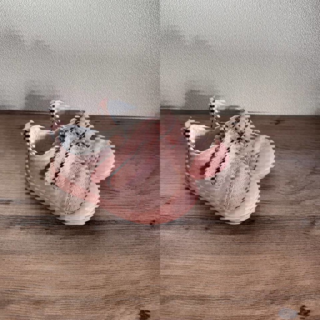 Кроссовки розовые на липучке