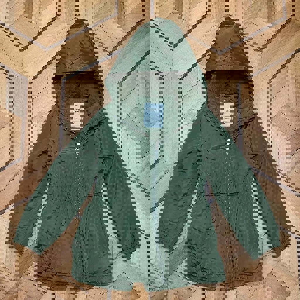 Куртка на легком утеплении