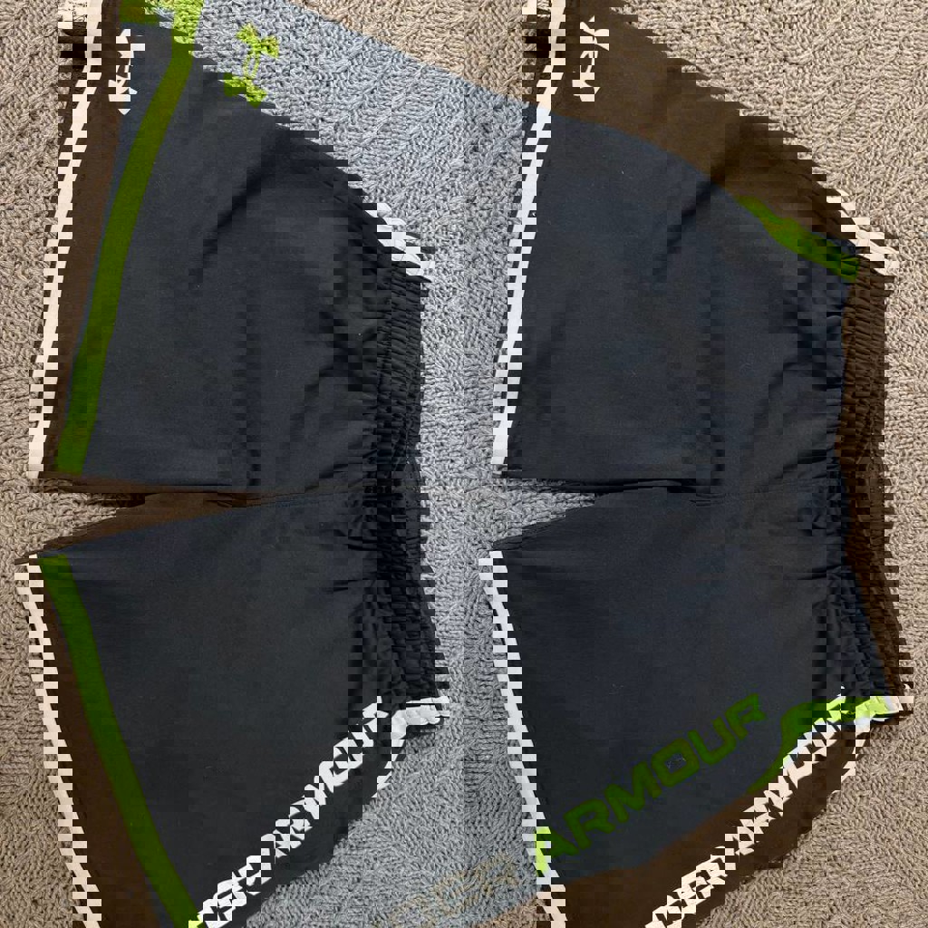 Шорты и худи Under Ármour