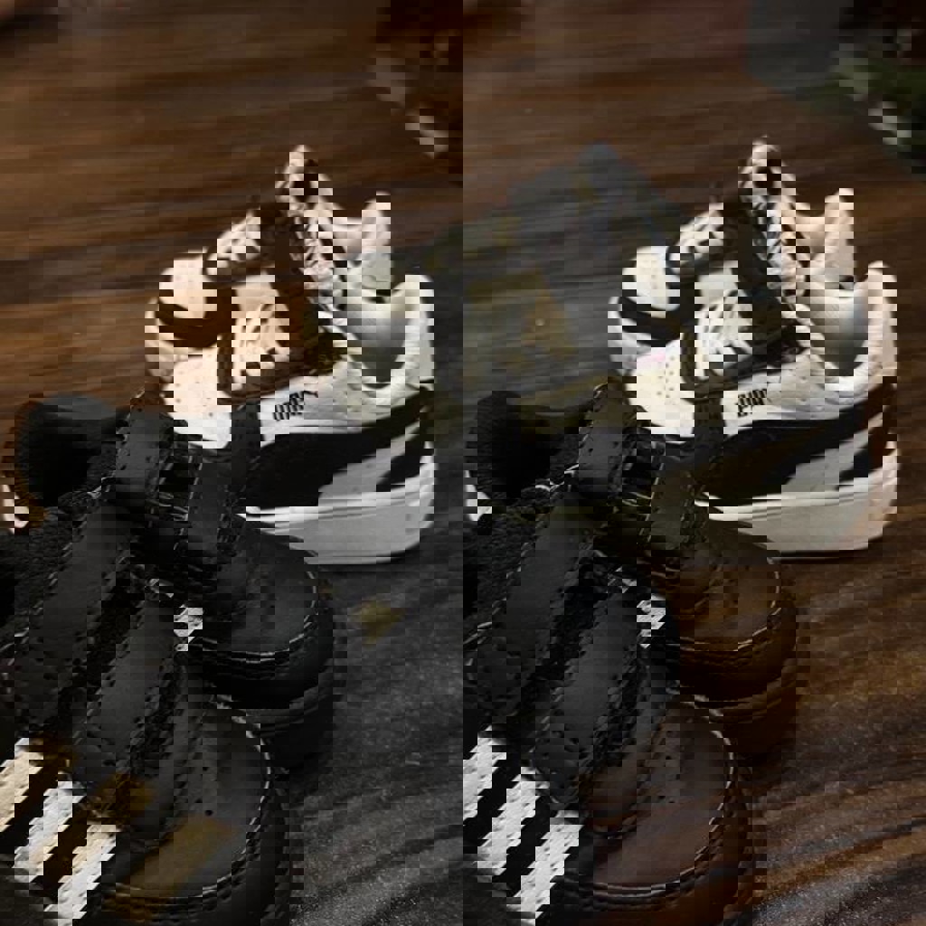 Кроссовки Адидас