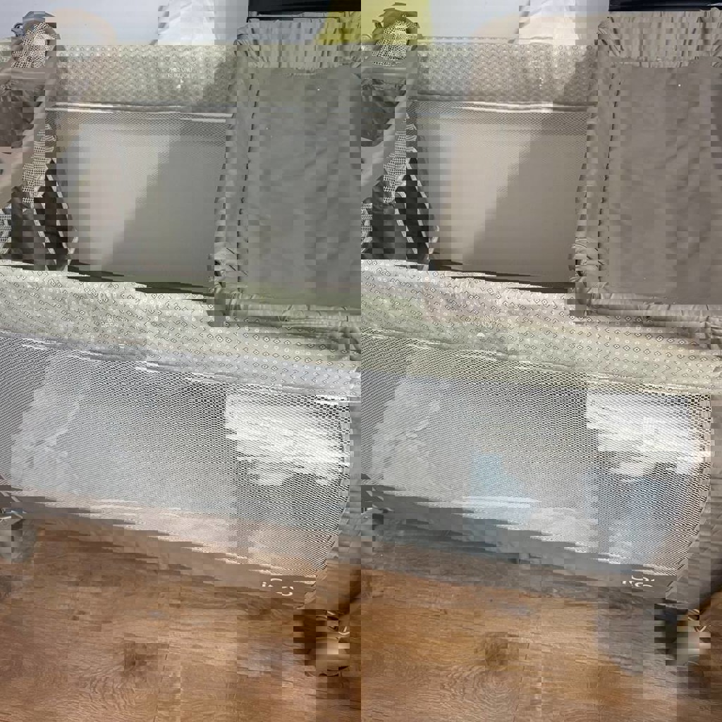 Манеж-кровать