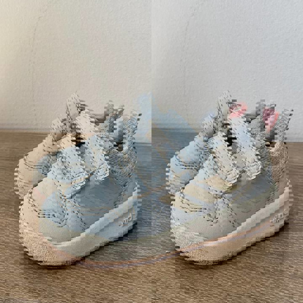 Кроссовки Адидас