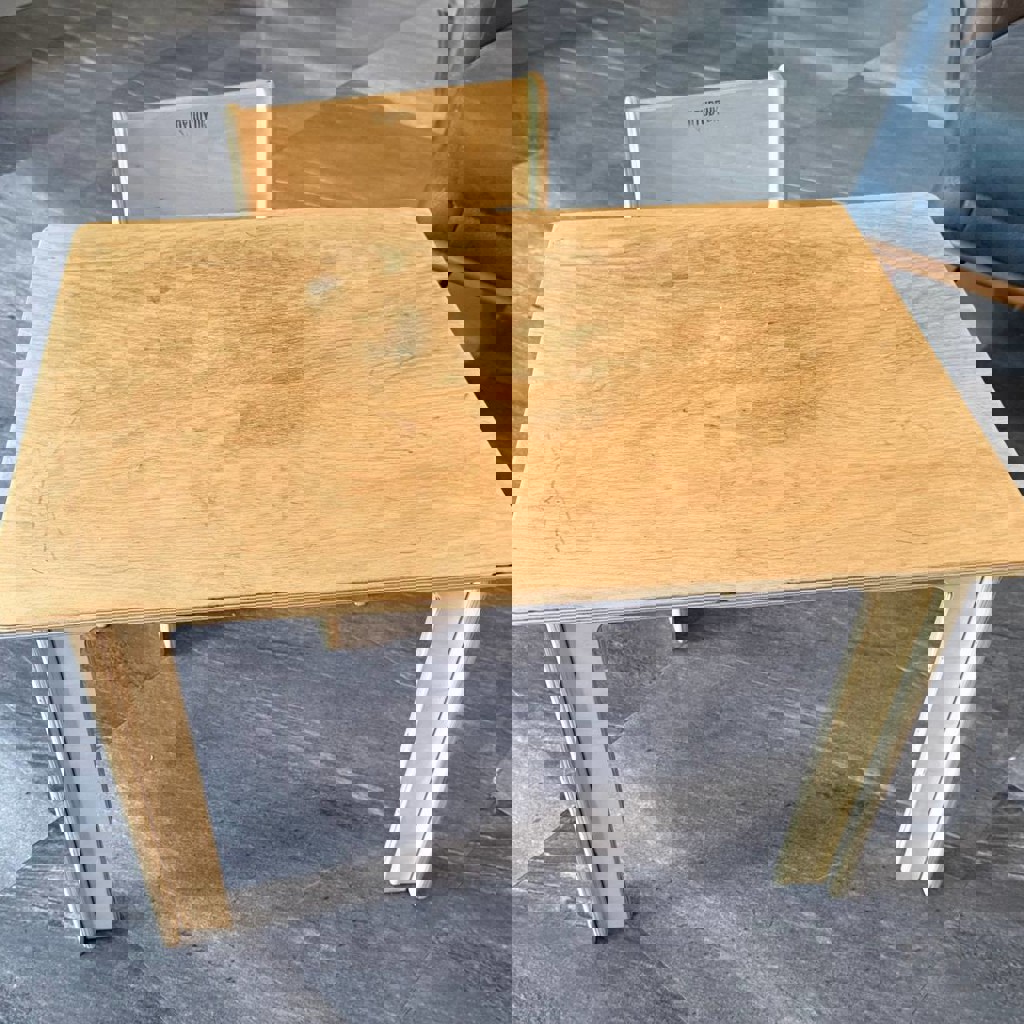 Монтессори стул и стол