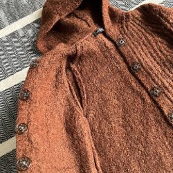 Детский шерстяной свитер с капюшоном - фото 3