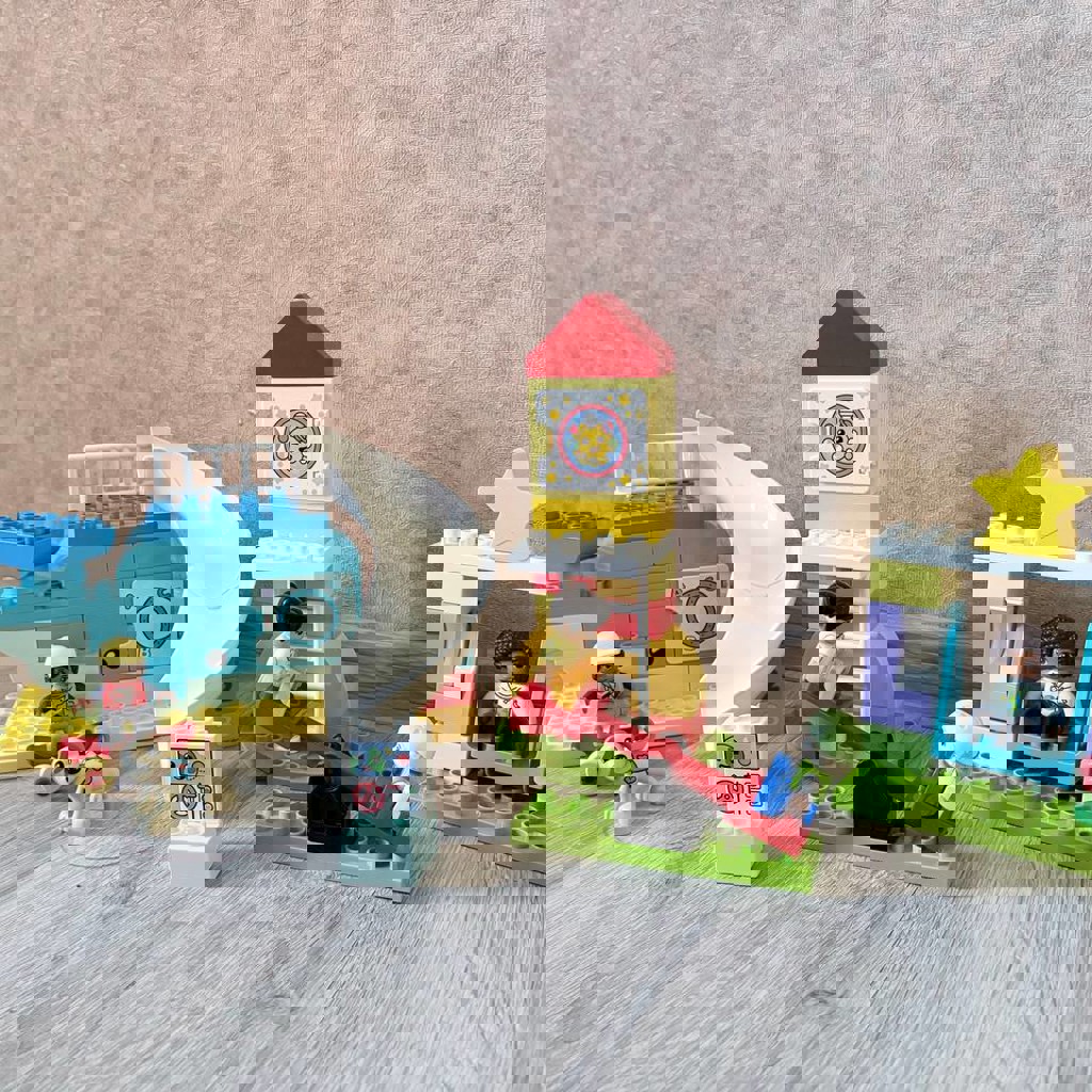 Набор Лего Дупло детская площадка