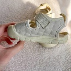 Детские босоножки белые - фото 4