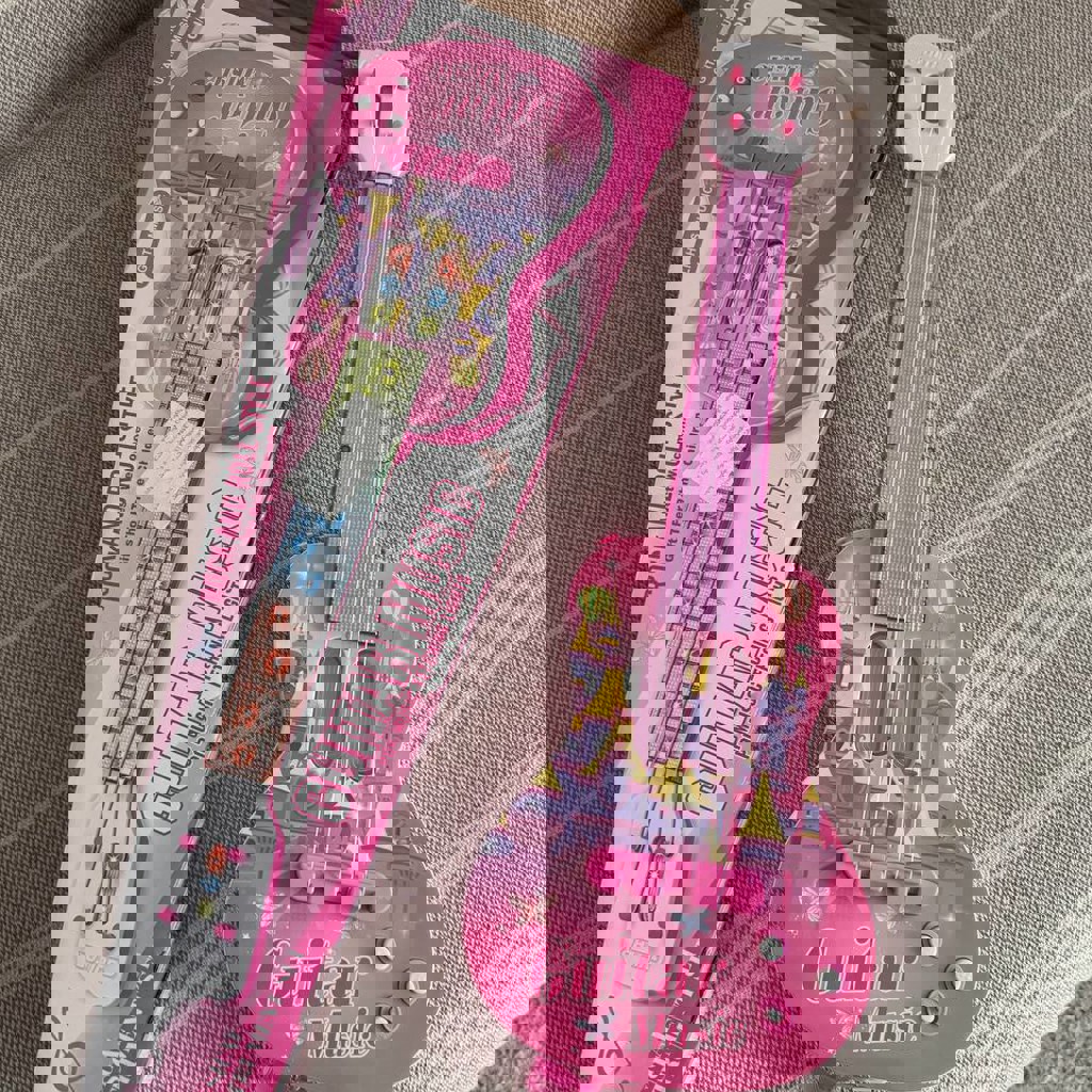 Гитара музыкальная