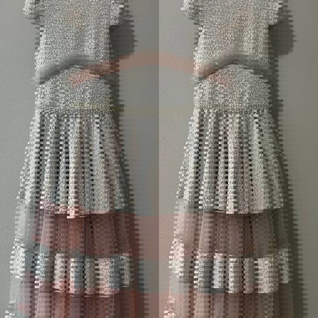 Розовое детское платье