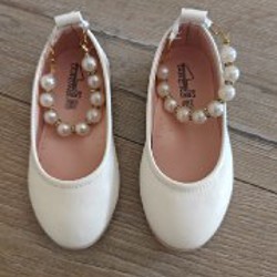 Туфли детские белые с бусинками - фото 1