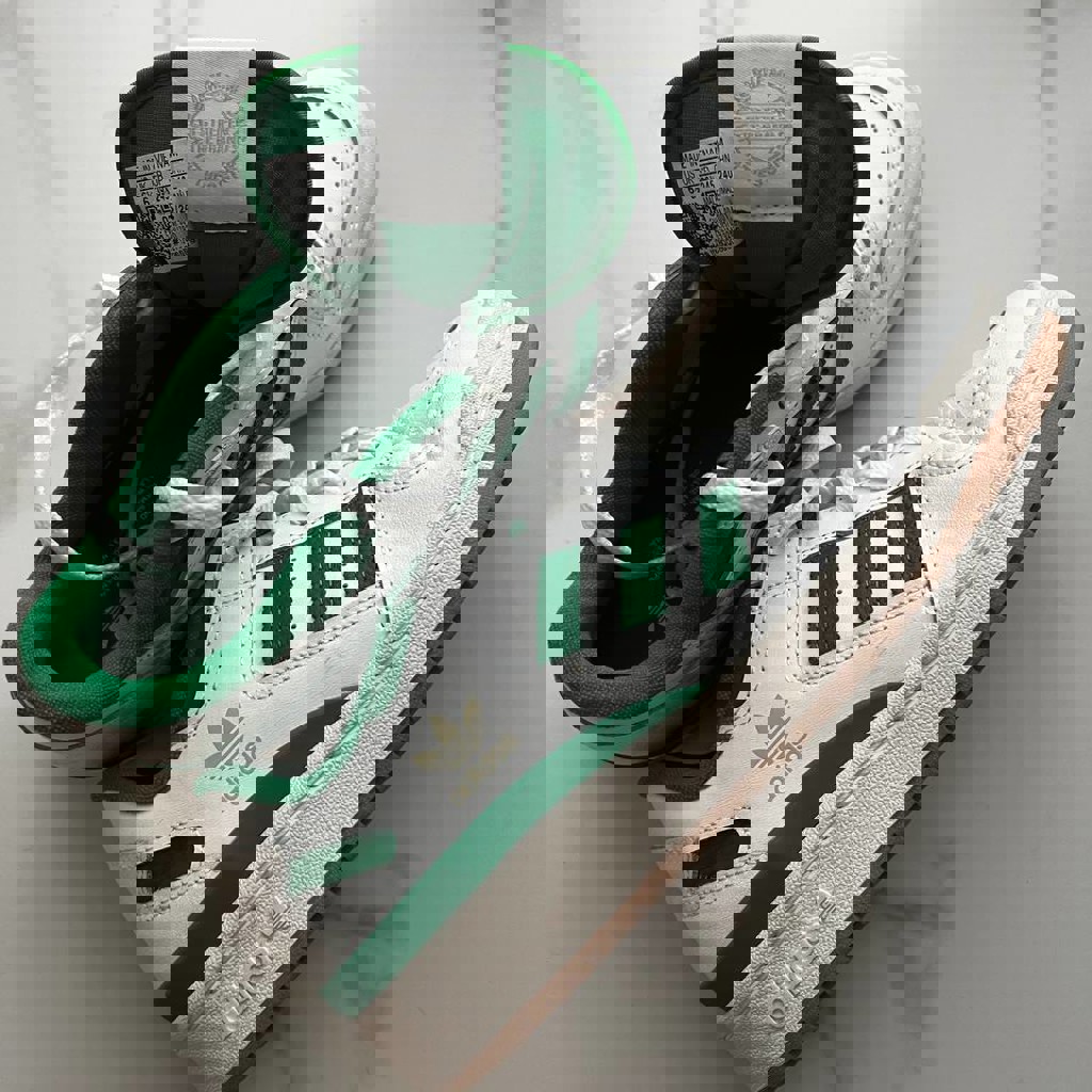 Кроссовки adidas