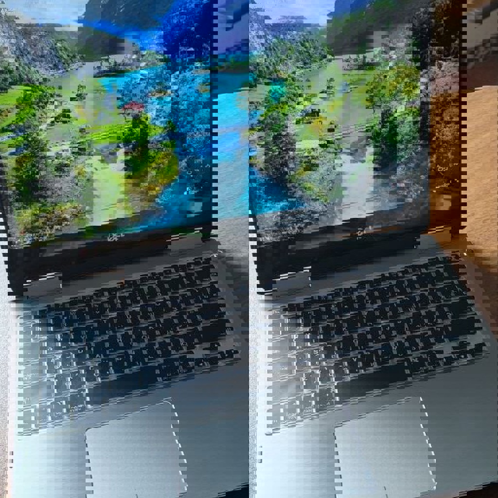 Ноутбук DELL Inspiron 7373